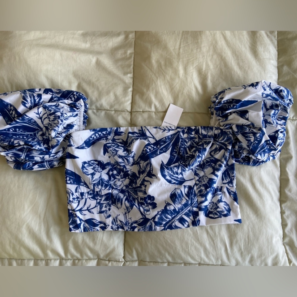 ✨NWT Abercrombie Off-The-Shoulder Poplin Top